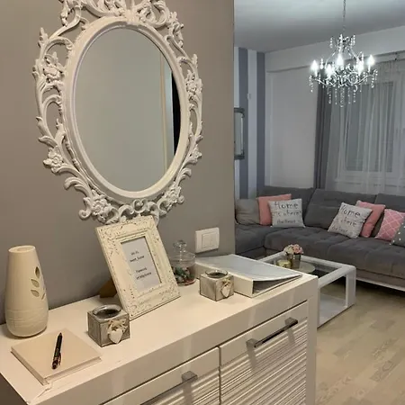 Sweet Apartment *